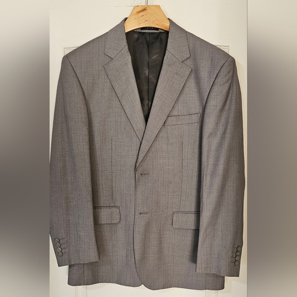 PRADA SPORTS COAT SIZE EU52/US42 AS GOOD AS NEW.